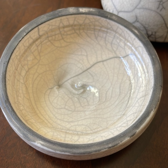 Ceramic Art trinket box jar with lid crackled effect signed - Picture 11 of 12